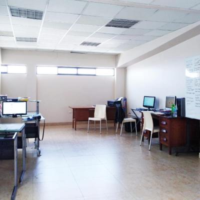 ALQUILER DE OFICINA EMPRESARIAL EN AV. LUIS GONZÁLES